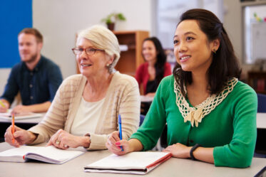 Cursos de inglês para adultos em grupo